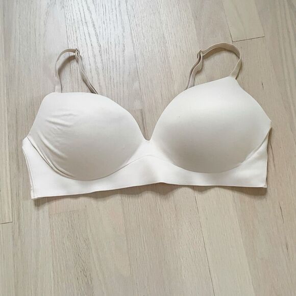 BUY 1 GET 1 FREE VS 38c incredible padded no wire light khaki tan - Picture 1 of 9